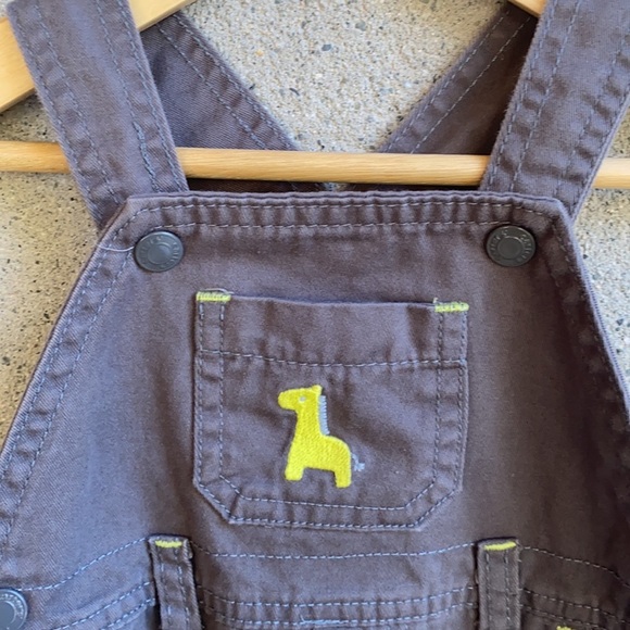 Carter’s 9months “Giraffe” Overalls - Picture 4 of 7